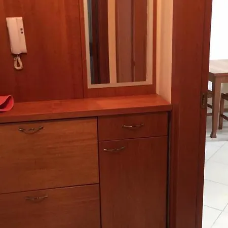 Lungomare Apartment, Above Bar Bonaparte דירה *